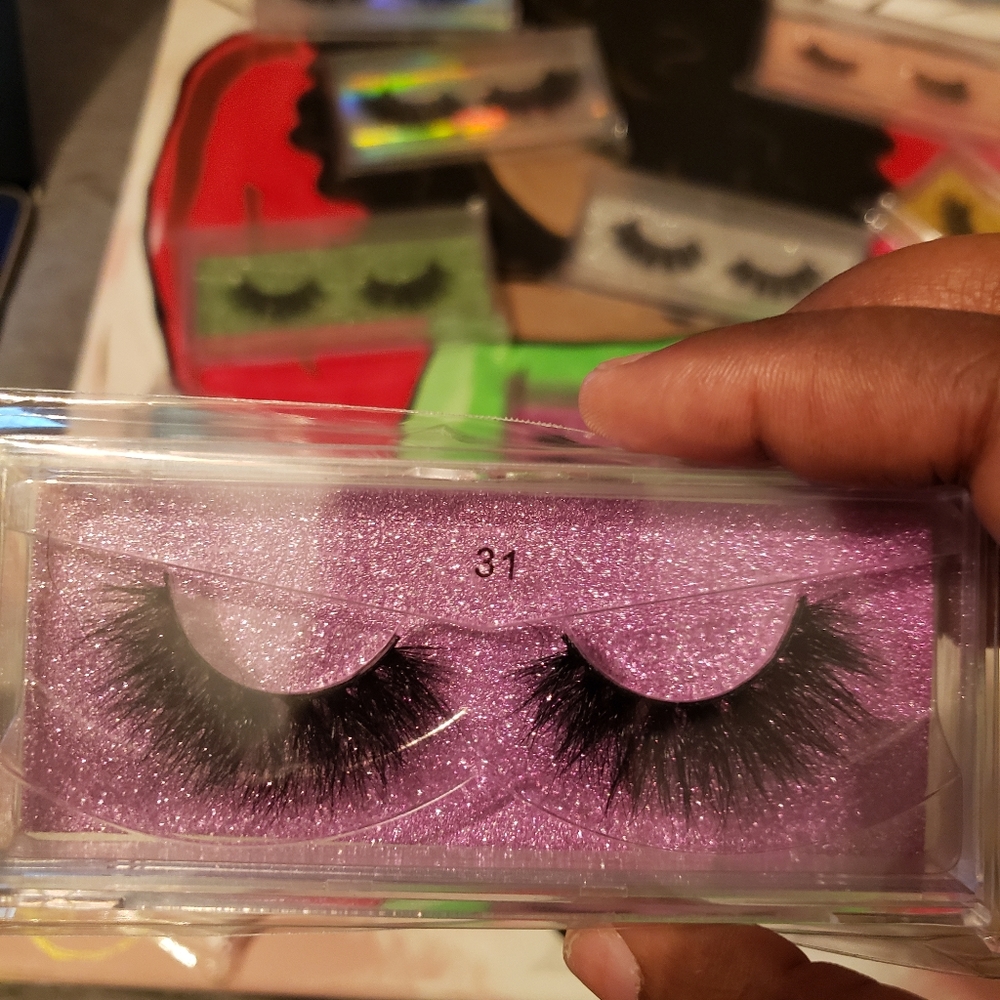 Lashes - Picture 3 of 8